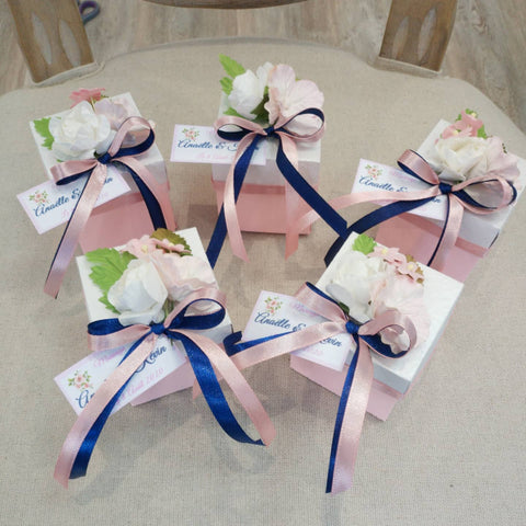 Boite carré floral bleu et rose